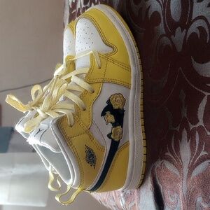 Jordan 1 dynamic yellow